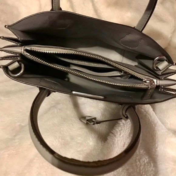 Michael Kors Mercer Bag - Picture 4 of 8